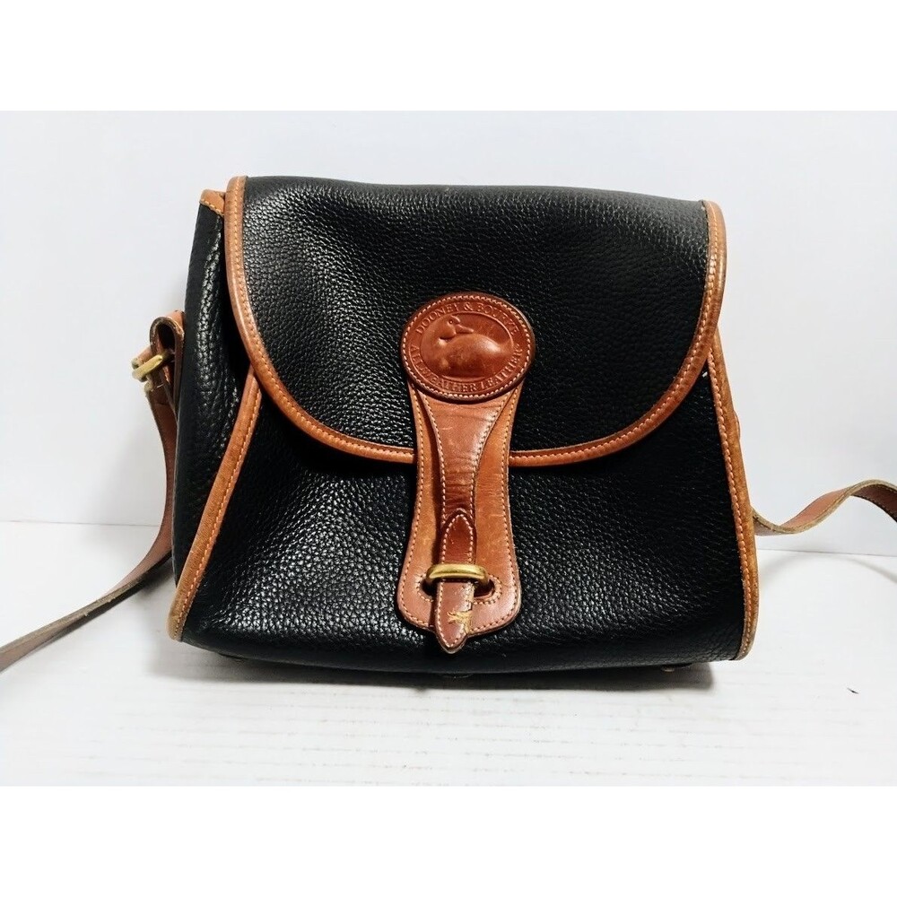 VINTAGE DOONEY & BOURKE ALL WEATHER LEATHER BLACK ESSEX CROSSBODY BAG PURSE READ